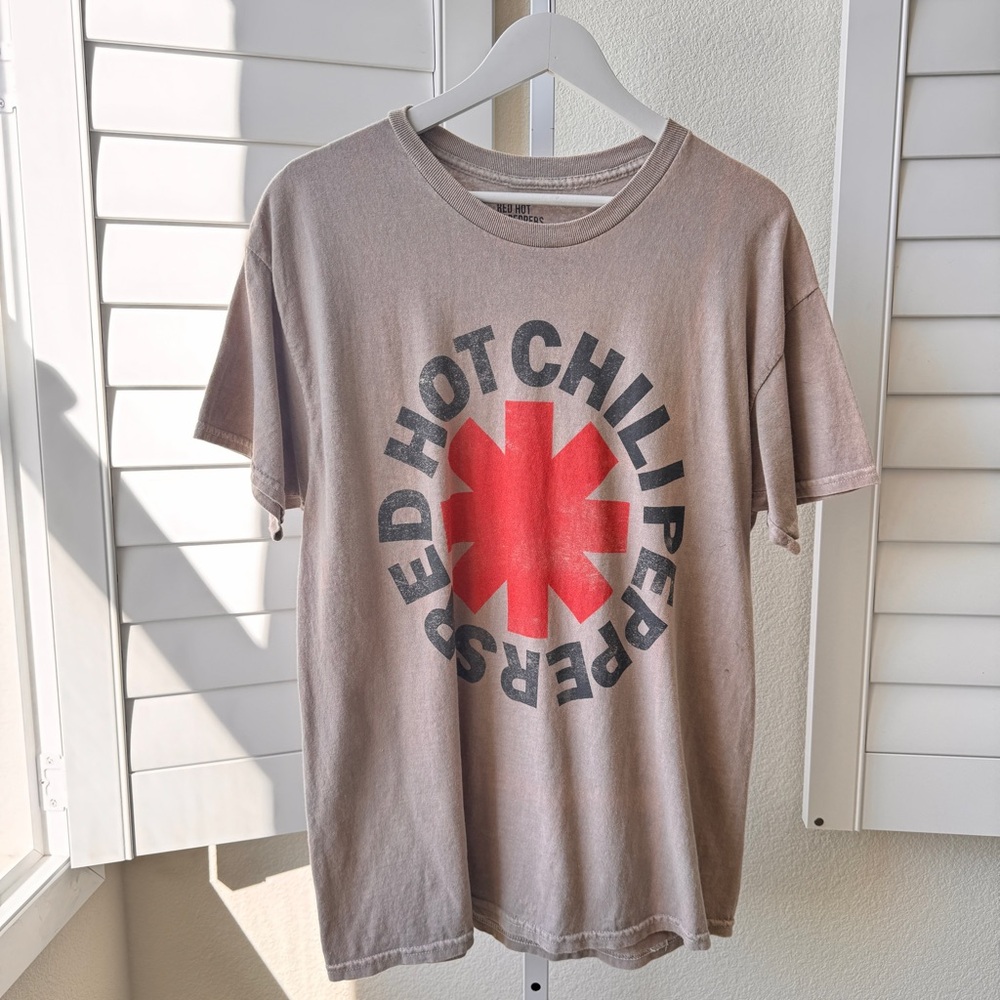 Graphic Tee. Unisex. Size L